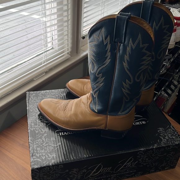 Caramel Cowhide Dan Post Cowboy Boots. Size 10 EW. Made in Mexico - Picture 5 of 7